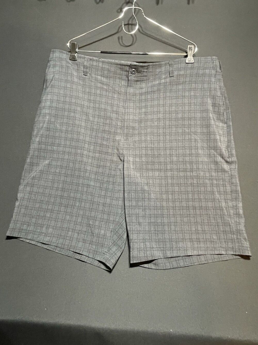 Ben Hogan Men’s Dark Gray Plaid Golf Shorts Size 44 Polyester Blend #0263